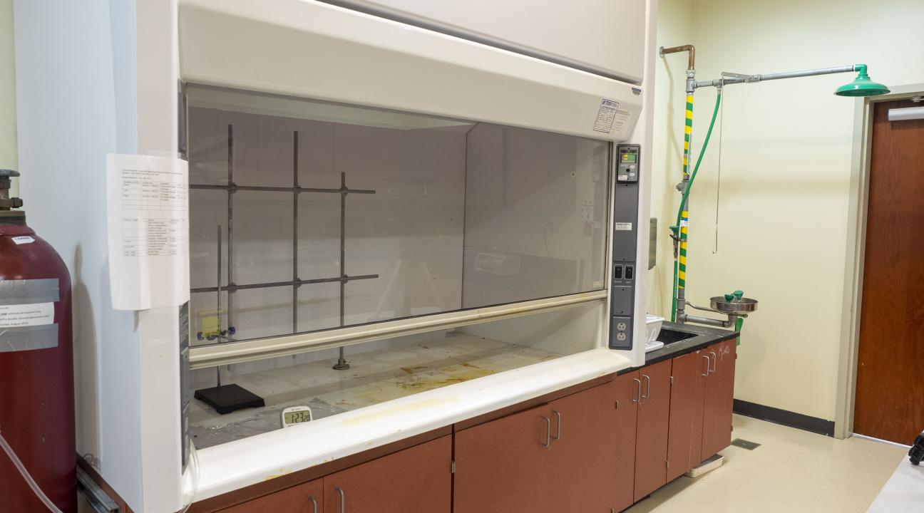 Fume Hood in Salazar Hall 2000